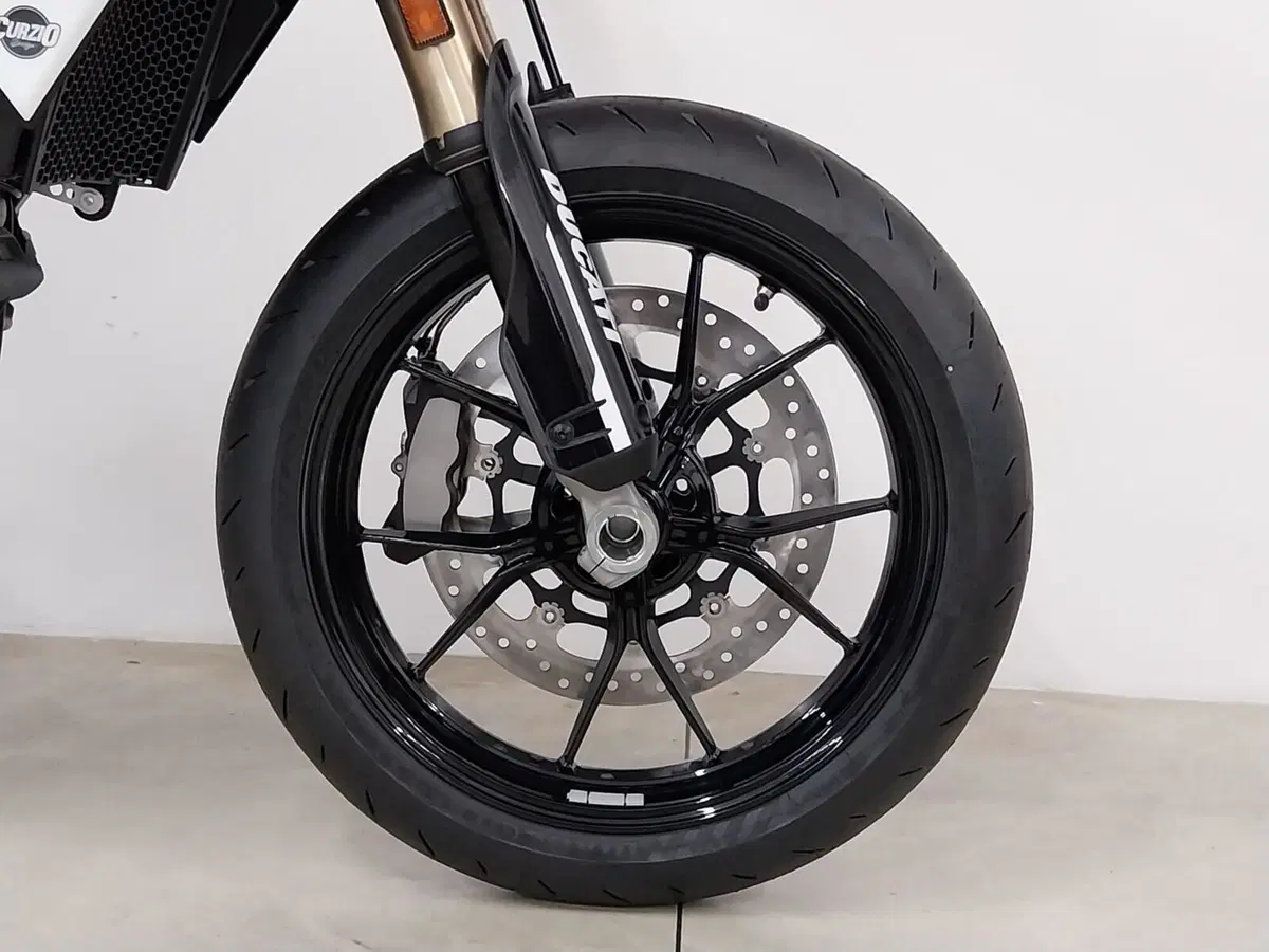 Ducati Hypermotard 698 Mono (2024 - 26) (12)