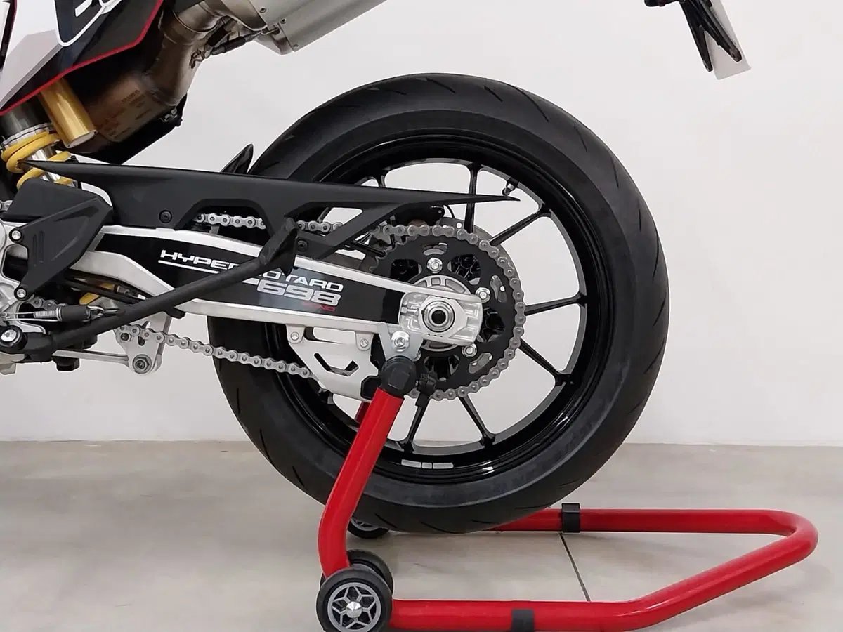 Ducati Hypermotard 698 Mono (2024 - 26) (17)