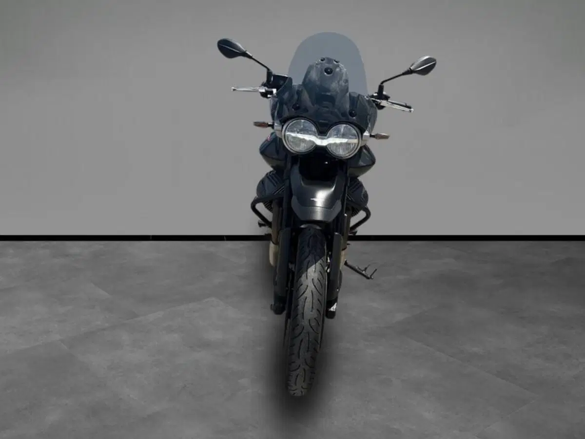 Moto Guzzi V85 Strada (2024 - 26) (3)
