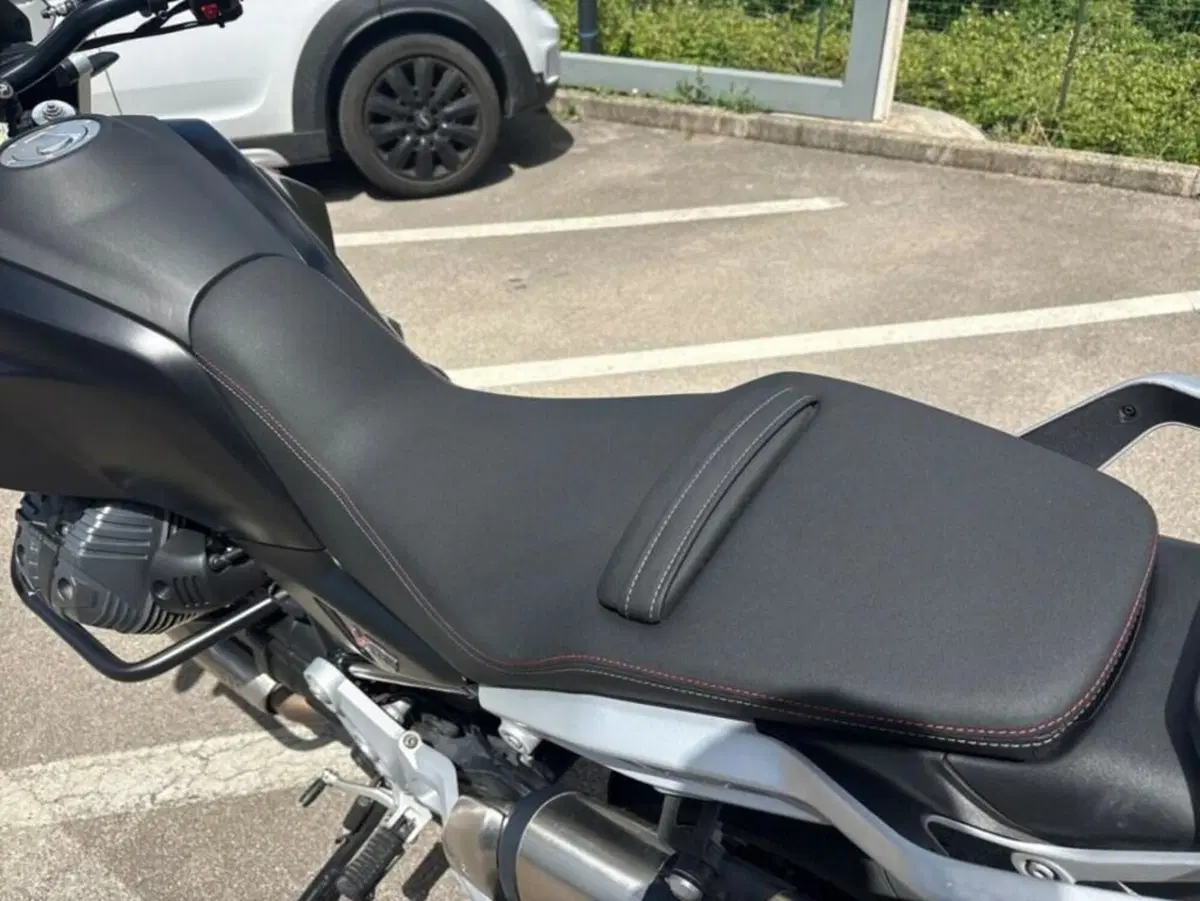 Moto Guzzi V85 Strada (2024 - 26) (4)