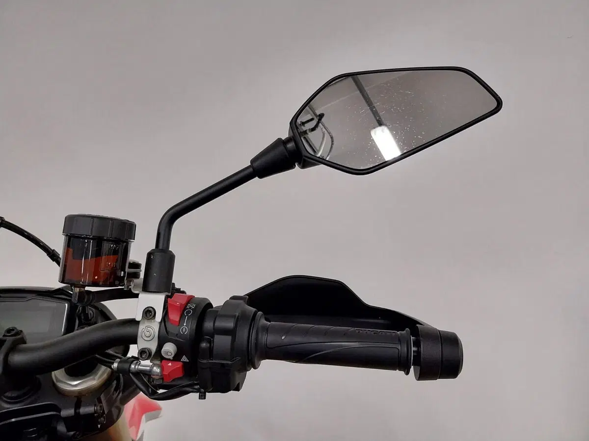 Ducati Hypermotard 698 Mono RVE (2024 - 26) (19)