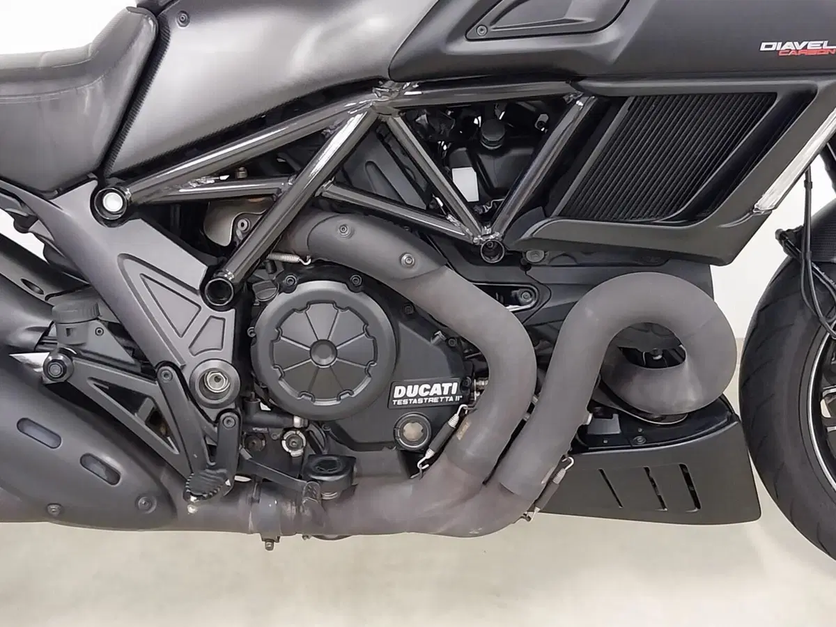 Ducati Diavel 1200 Carbon (2014 - 16) (7)