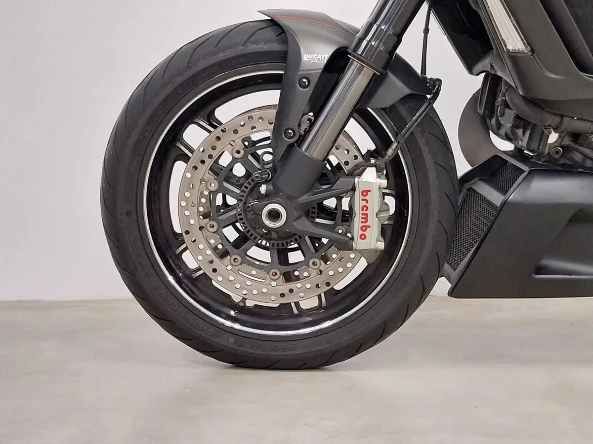 Ducati Diavel 1200 Carbon (2014 - 16) (13)