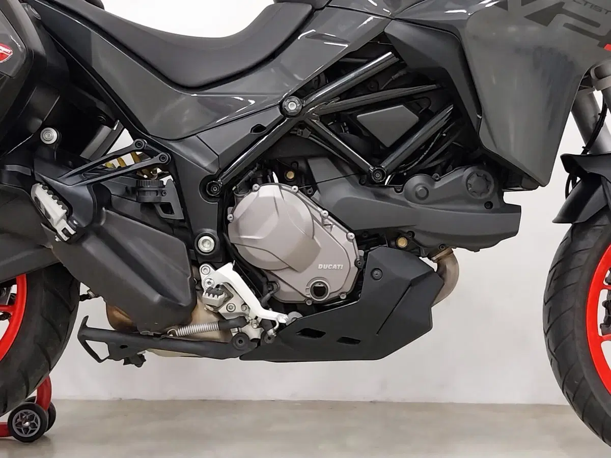 Ducati Multistrada V2 S (2022 - 24) (12)