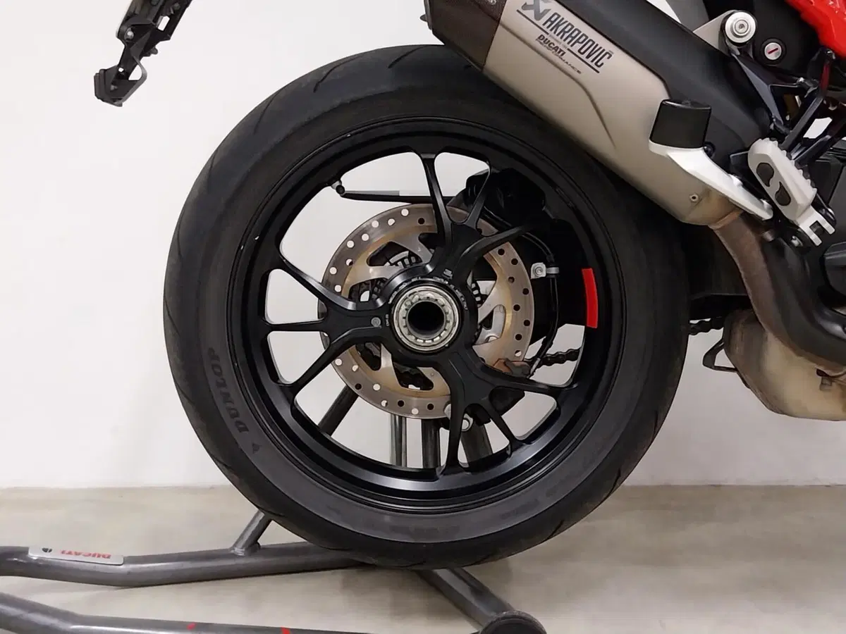 Ducati Multistrada V4 Pikes Peak (2021 - 24) (11)