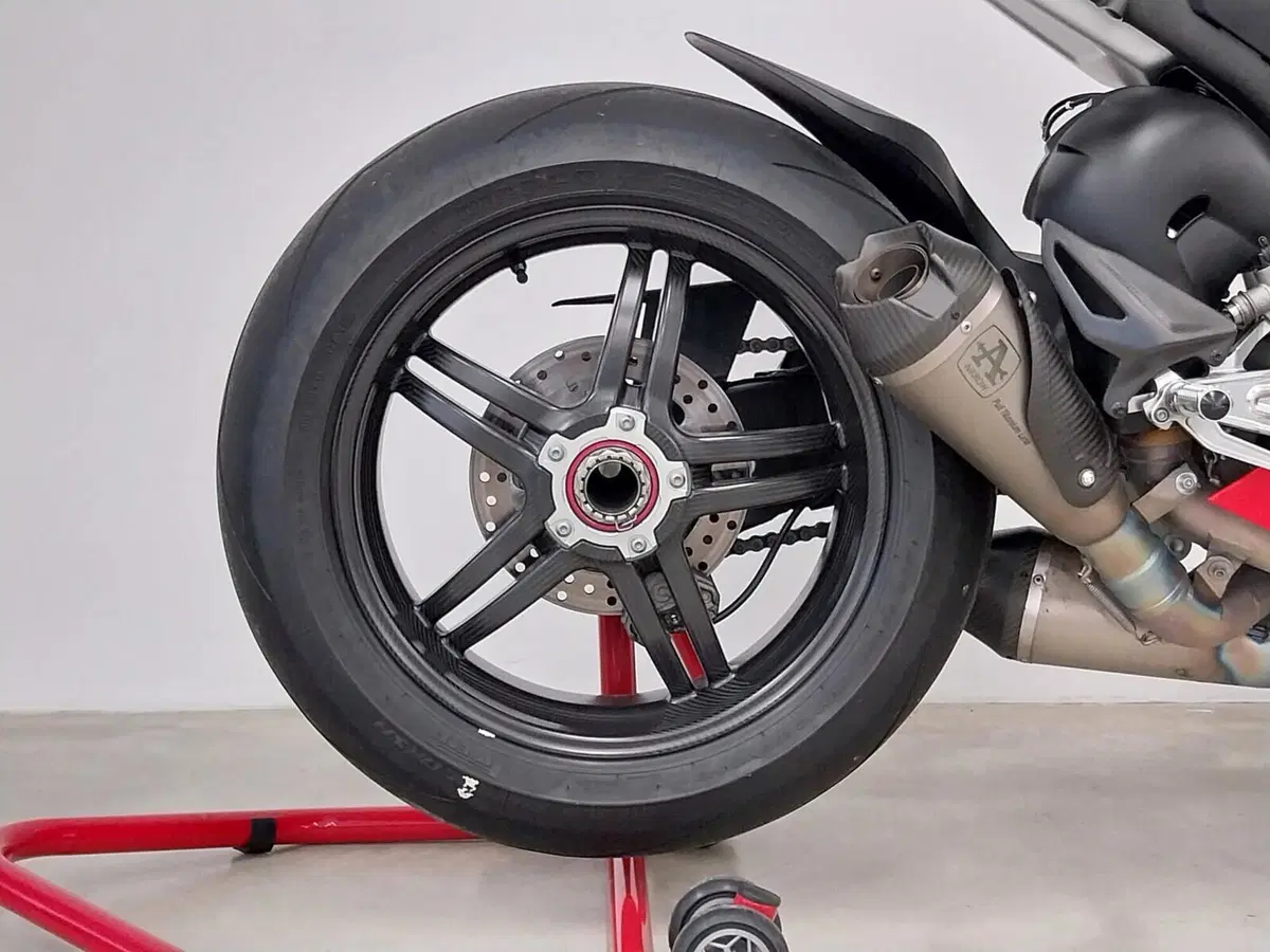 Ducati Panigale V4 1100 SP2 (2022 - 23) (11)
