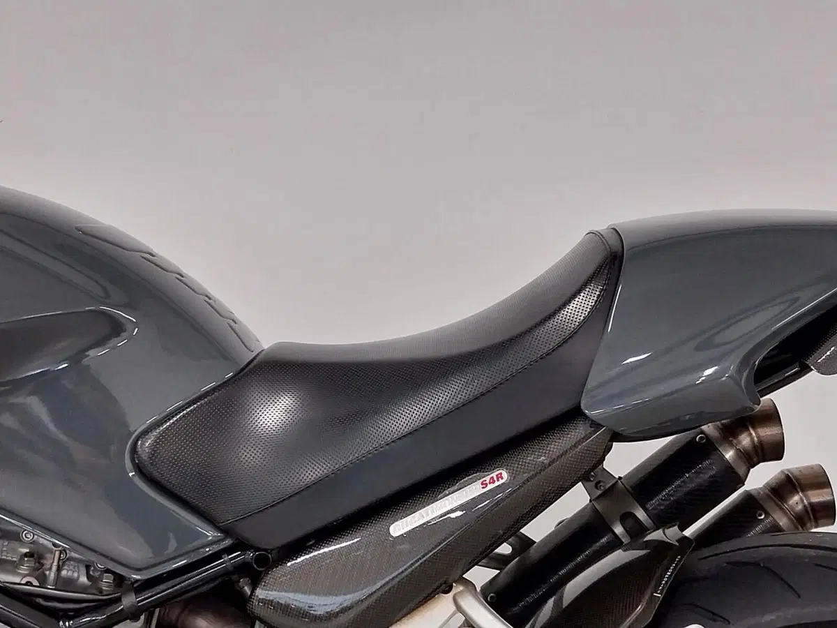 Ducati Monster S4R (2003 - 05) (15)