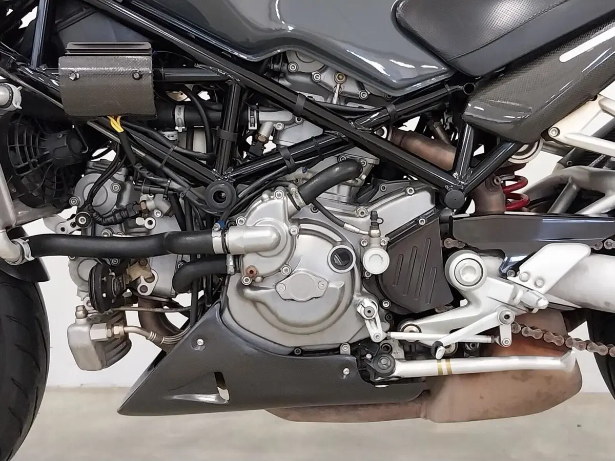 Ducati Monster S4R (2003 - 05) (20)