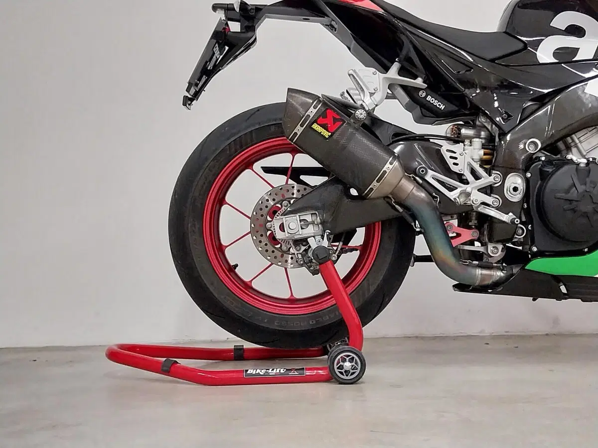 Aprilia RSV4 RF (2017 - 19) (10)