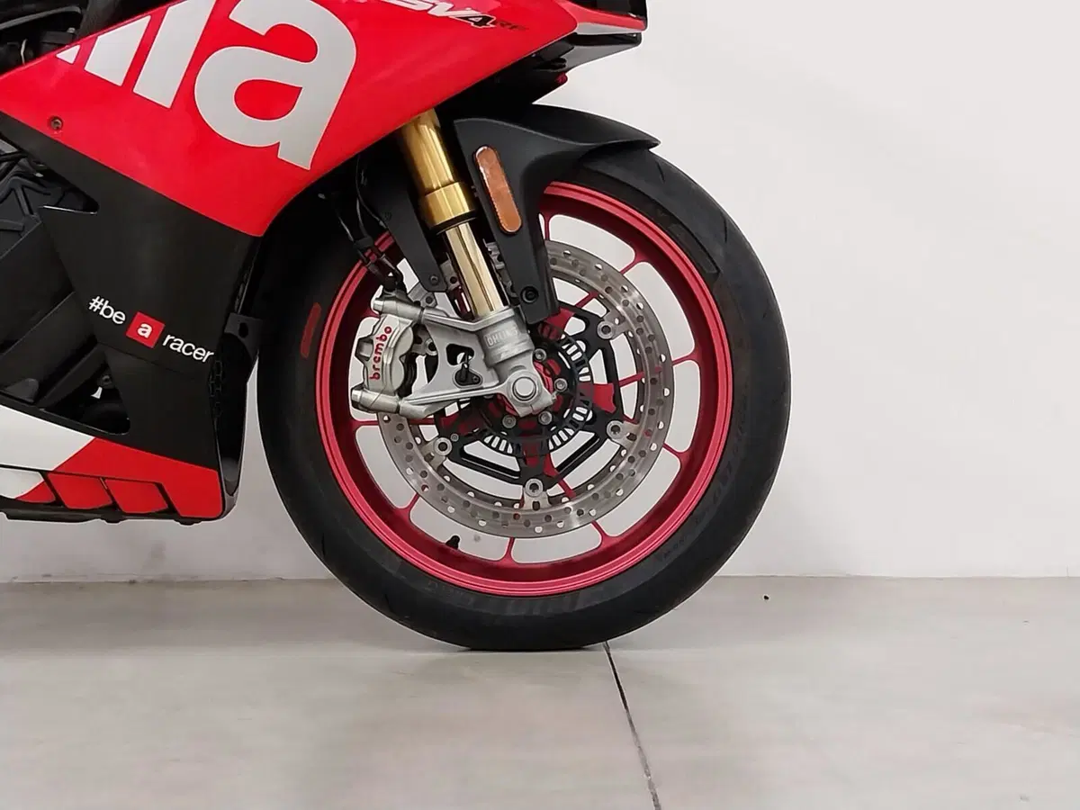 Aprilia RSV4 RF (2017 - 19) (13)