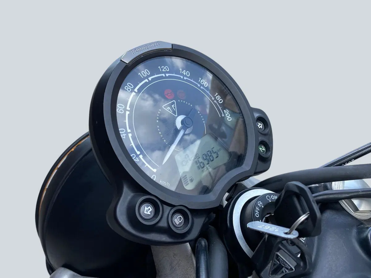 Triumph Street Twin 900 (2019 - 20) (7)