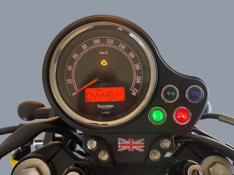 Triumph Bonneville SE (2009 - 13) (7)