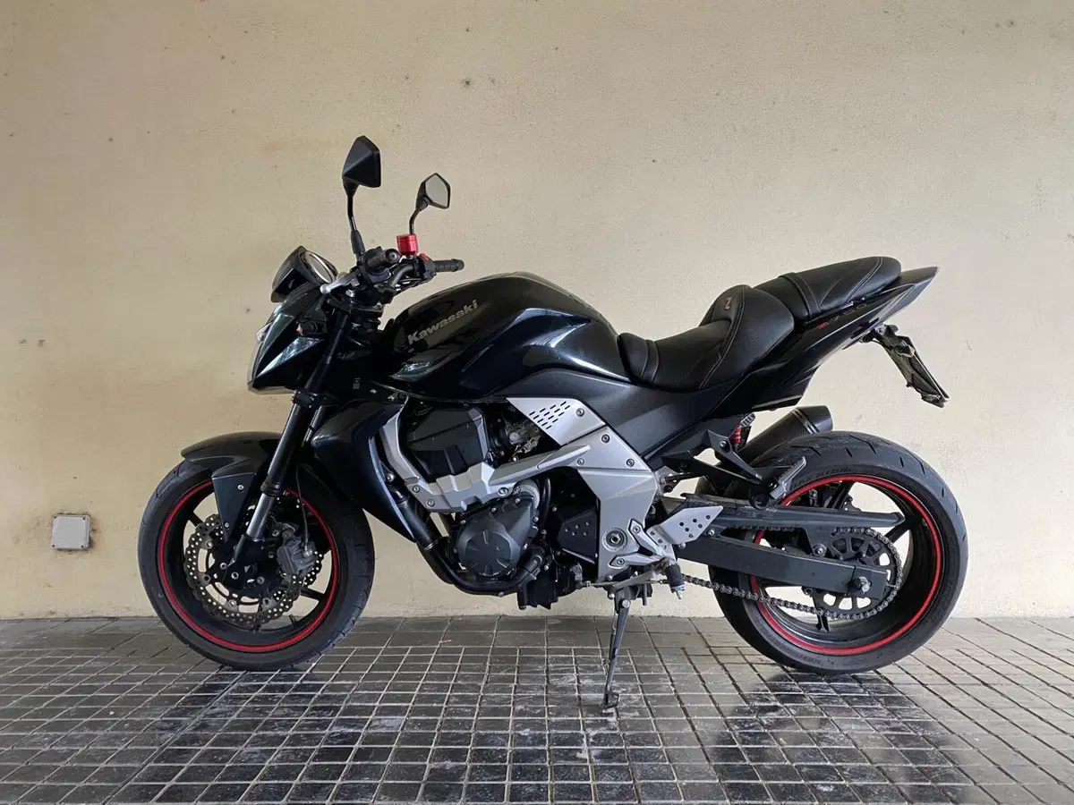 Kawasaki Z 750 (2007 - 14) (8)