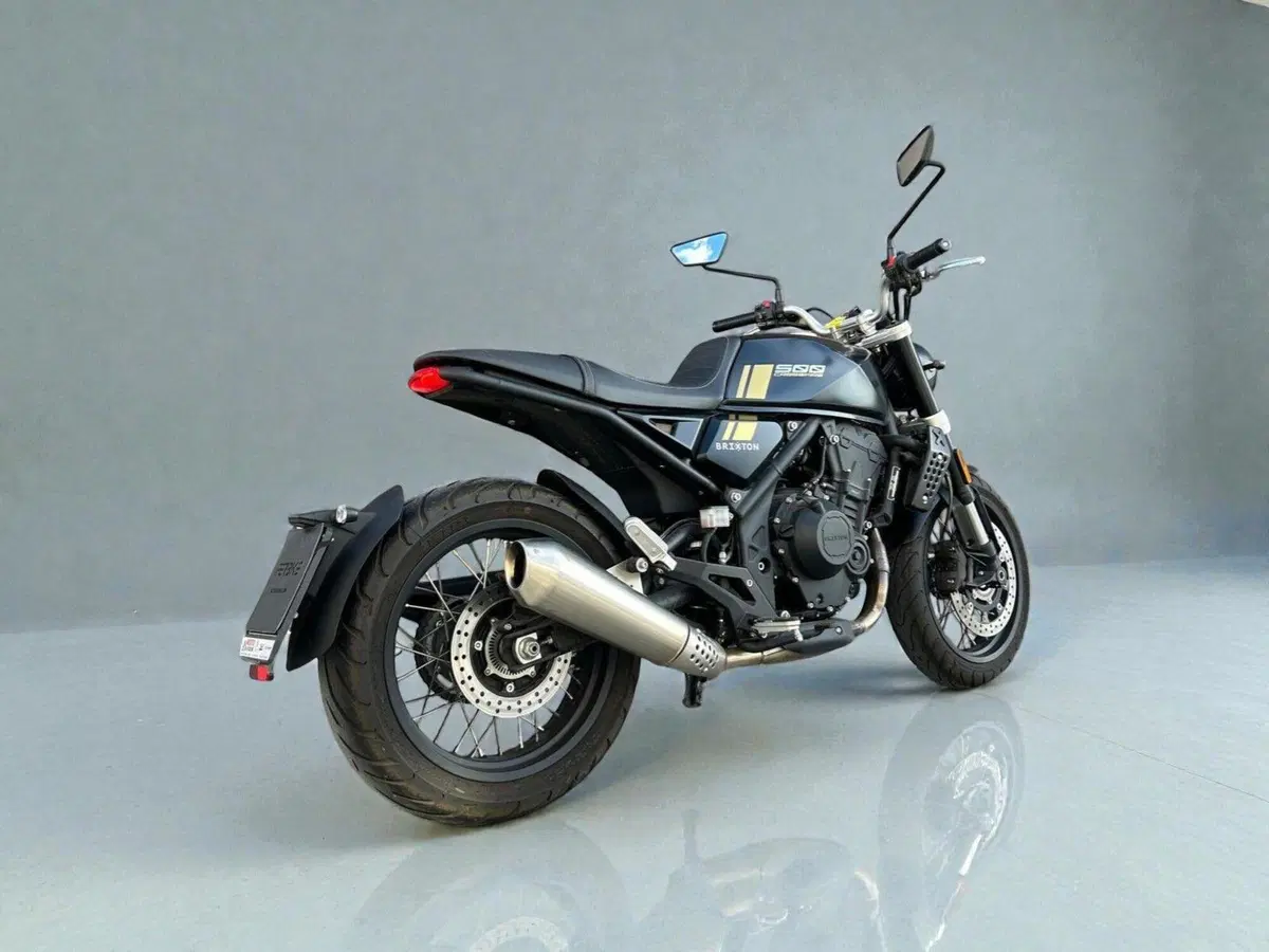 Brixton Motorcycles Crossfire 500 X (2021 - 26) (6)