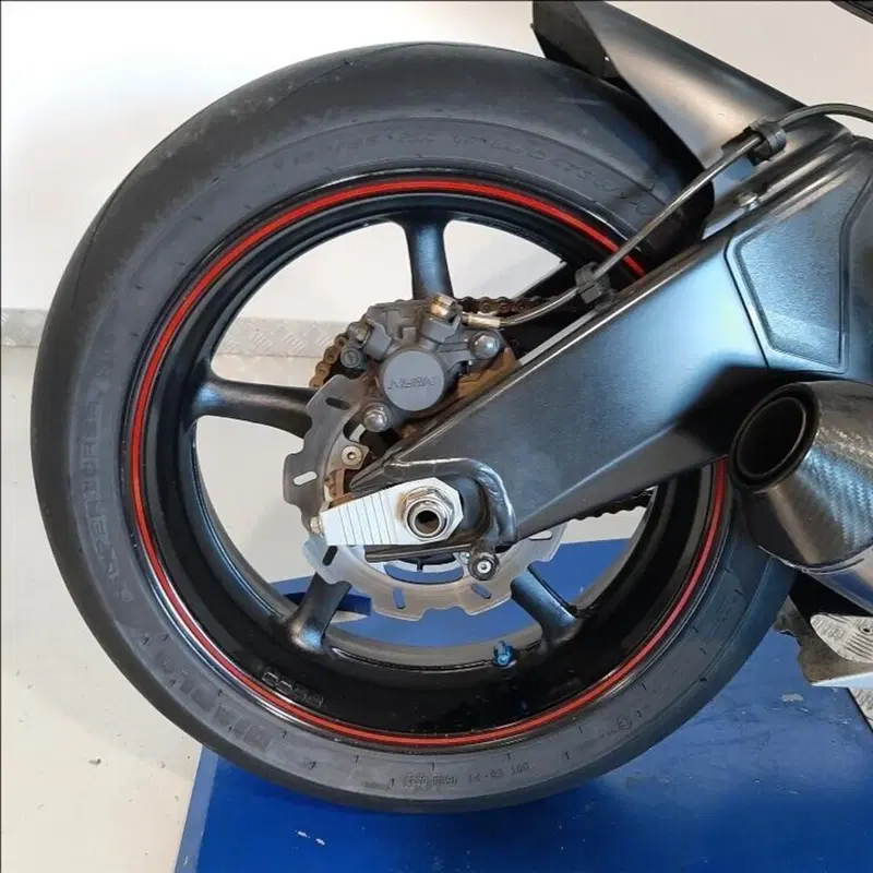 Yamaha YZF R6 (2008 - 09) (7)