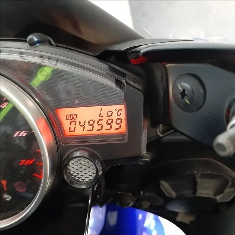 Yamaha YZF R6 (2008 - 09) (11)