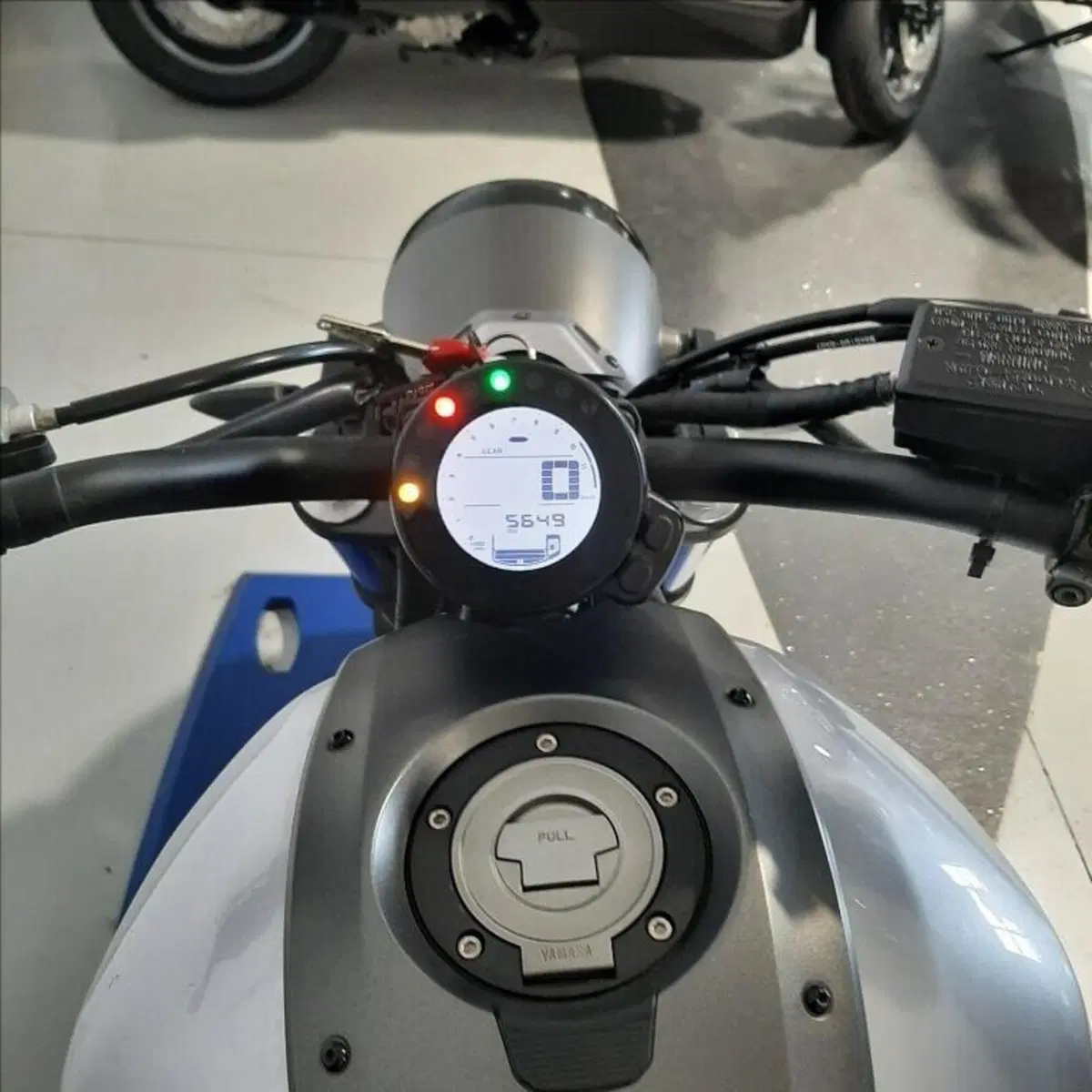 Yamaha XSR 700 ABS (2016 - 20) (11)
