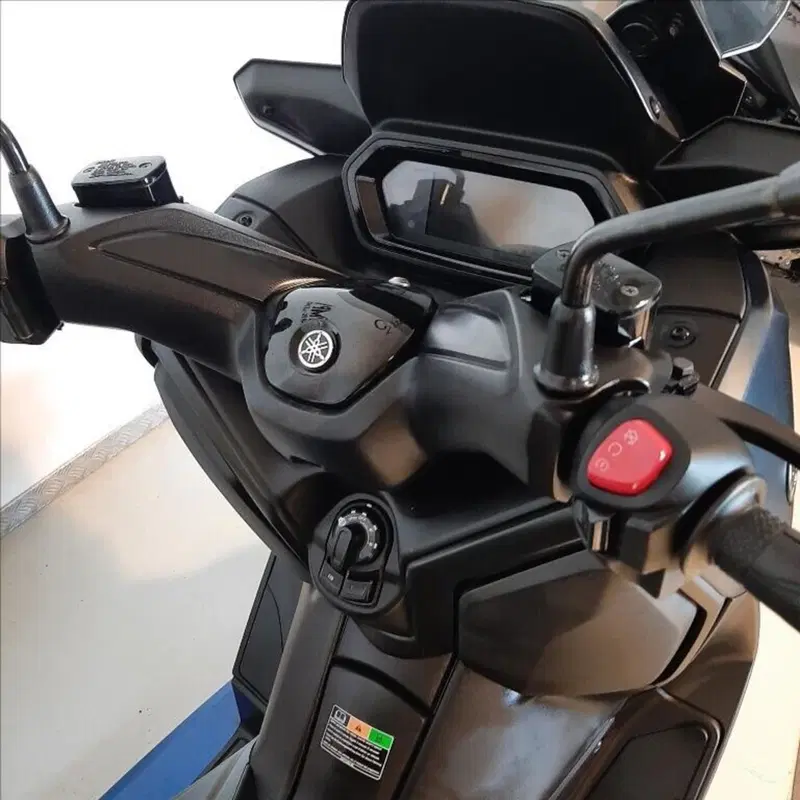 Yamaha X-Max 300 (2021 - 24) (11)