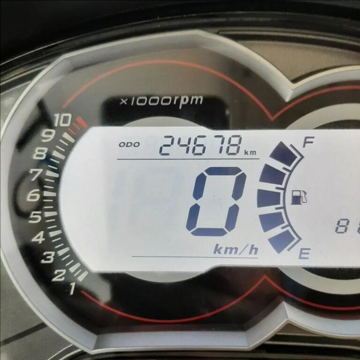 Kymco K-Xct 300i ABS (2012 - 17) (13)