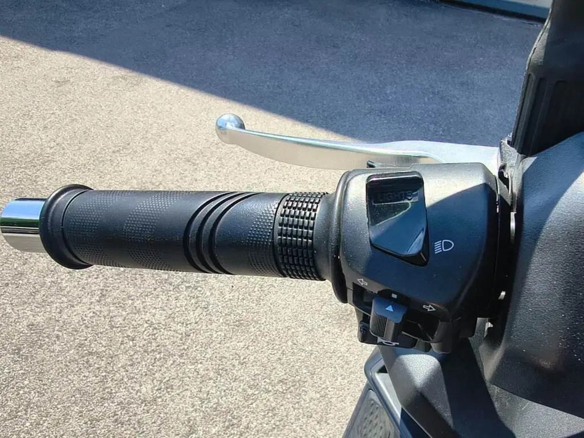 Sym Joyride 300 (2022 - 24) (5)