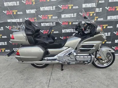Honda GL 1800 Gold Wing (2000 - 05) usata