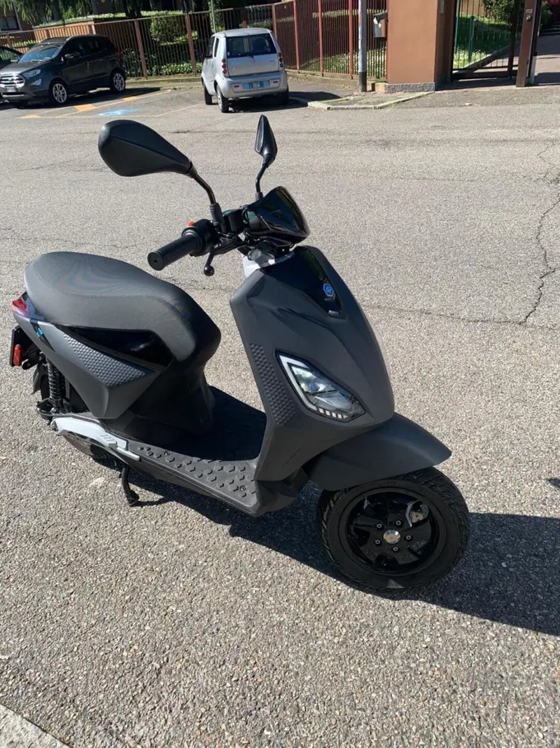 Piaggio 1 Active (2022 - 26) (2)