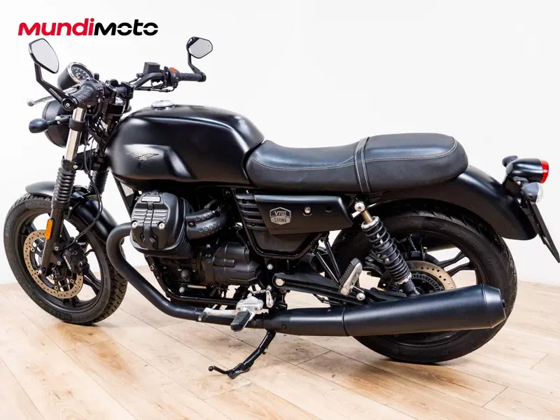 Moto Guzzi V7 III Stone Night Pack (2019 - 20) (7)