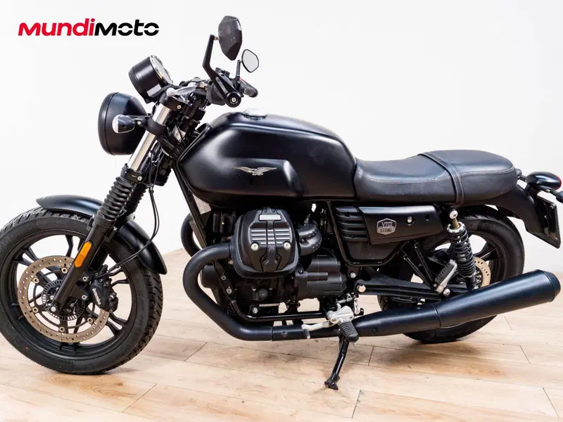 Moto Guzzi V7 III Stone Night Pack (2019 - 20) (8)