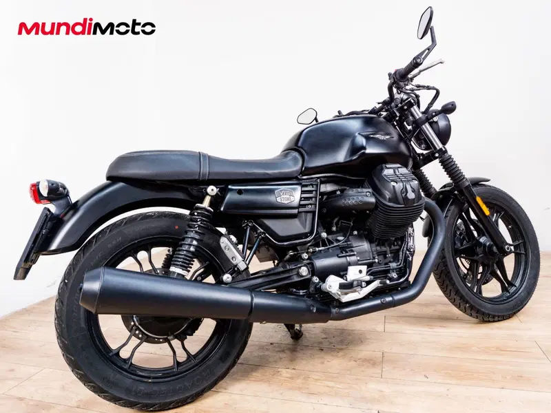 Moto Guzzi V7 III Stone Night Pack (2019 - 20) (3)