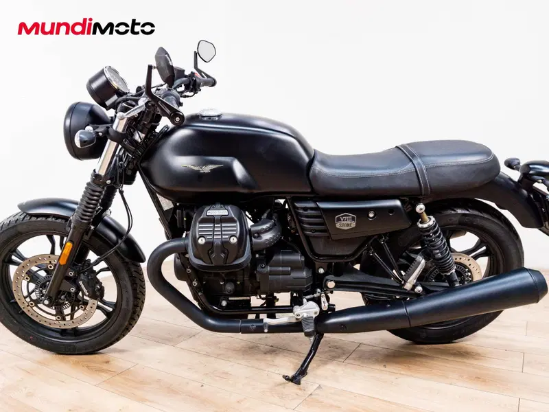Moto Guzzi V7 III Stone Night Pack (2019 - 20) (6)