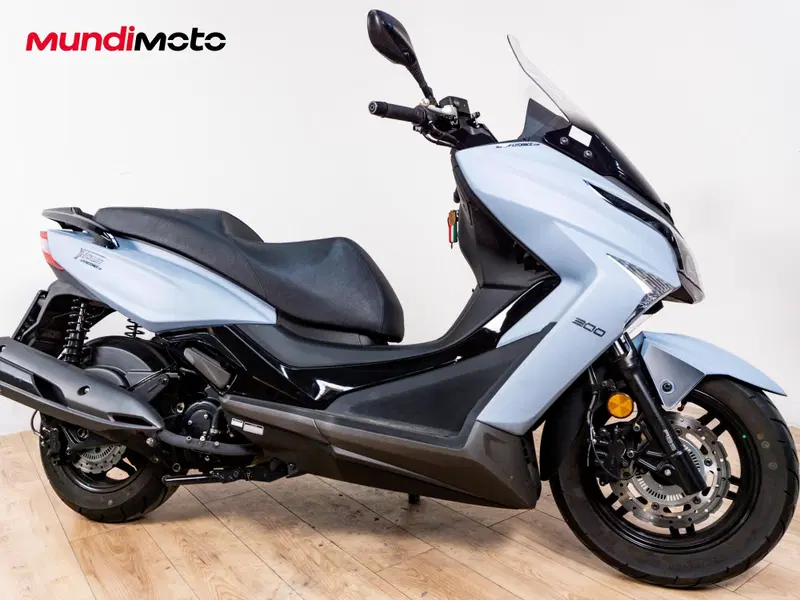 Kymco X-Town 300i (2025 - 26) (2)