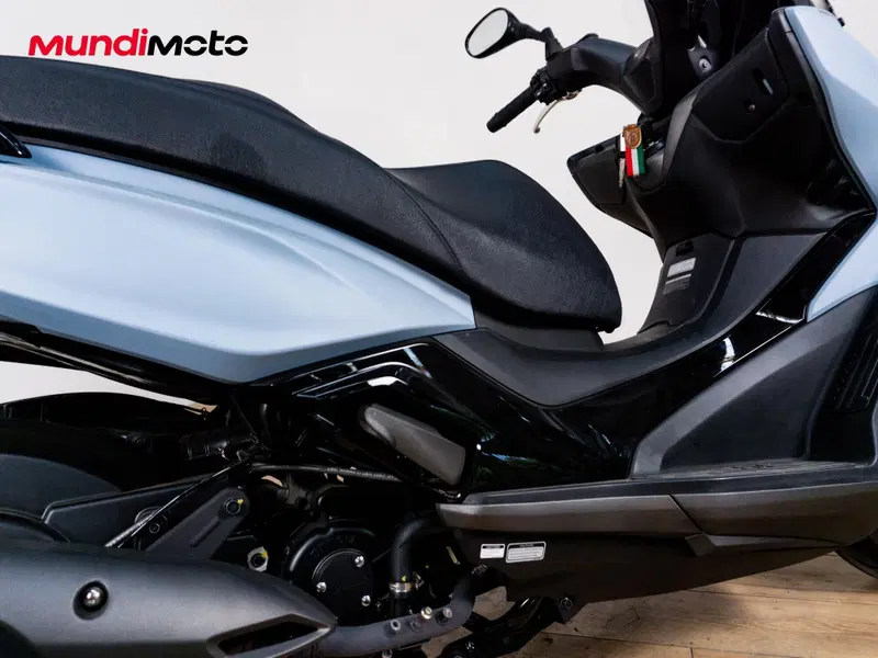Kymco X-Town 300i (2025 - 26) (4)