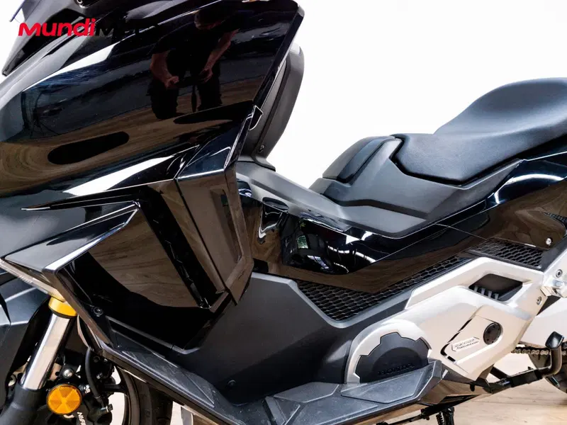 Honda Forza 750 DCT (2021 - 24) (9)