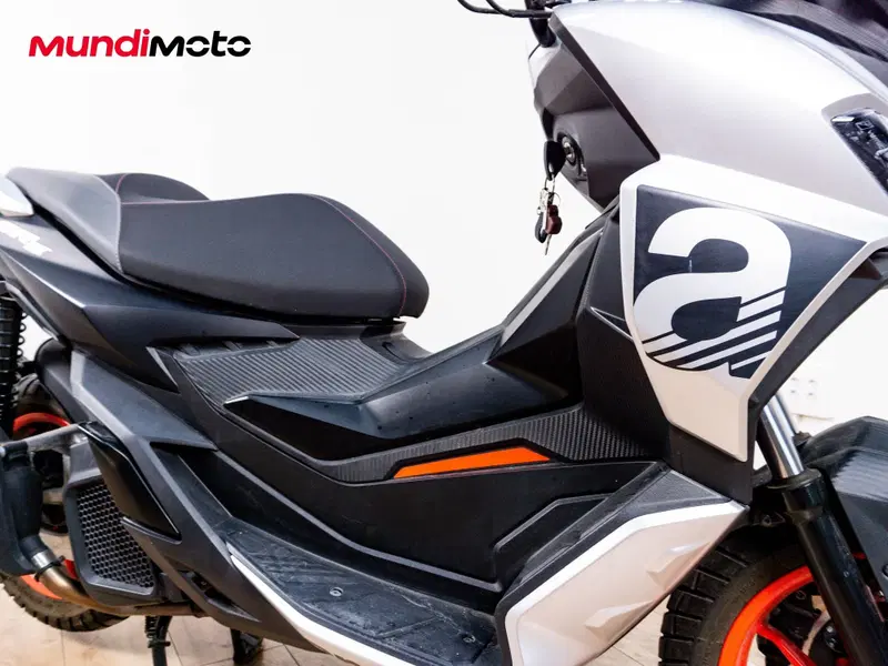 Aprilia SR GT 125 (2025 - 26) (5)