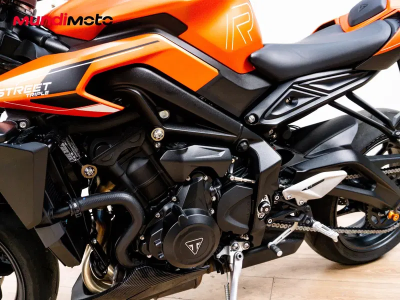 Triumph Street Triple 765 R (2023 - 26) (9)