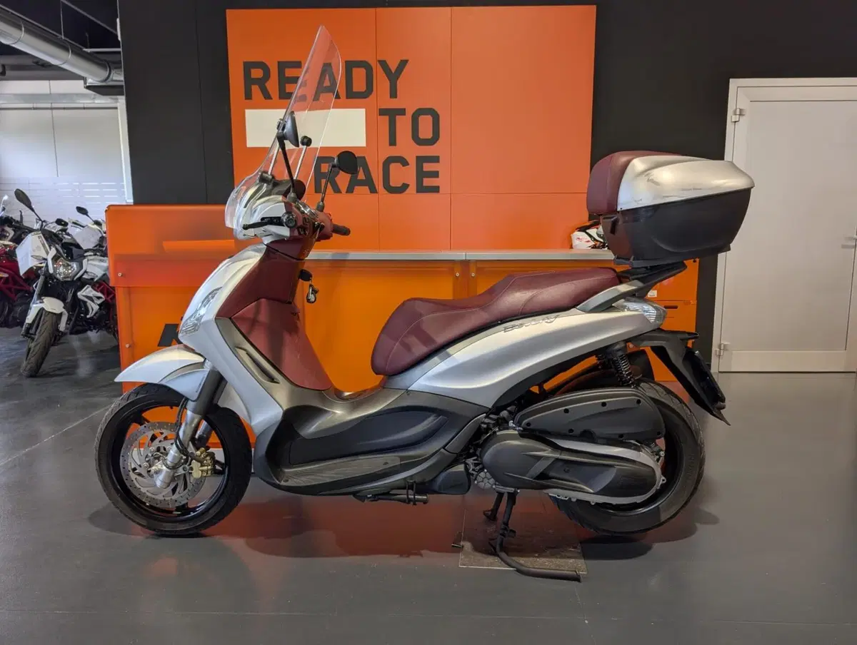 Piaggio Beverly 350 ABS (2016 - 20) (2)