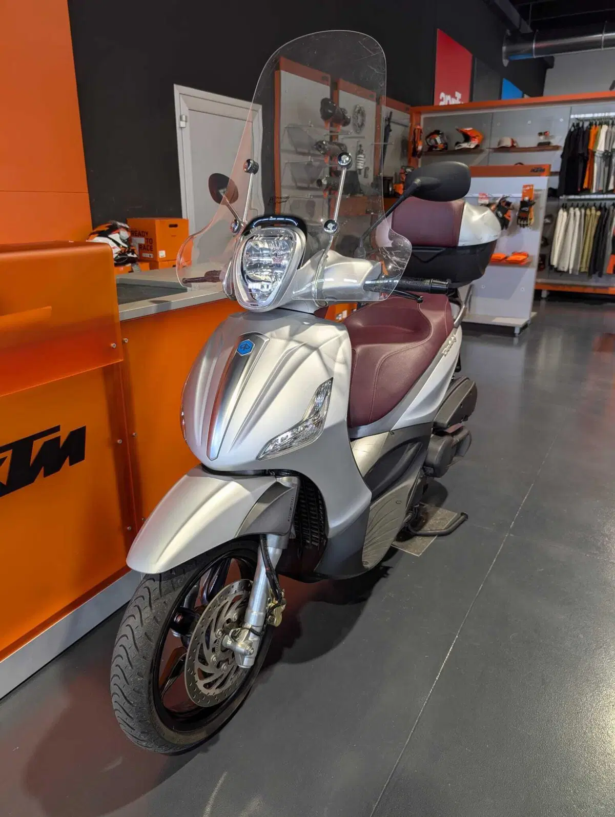 Piaggio Beverly 350 ABS (2016 - 20) (3)