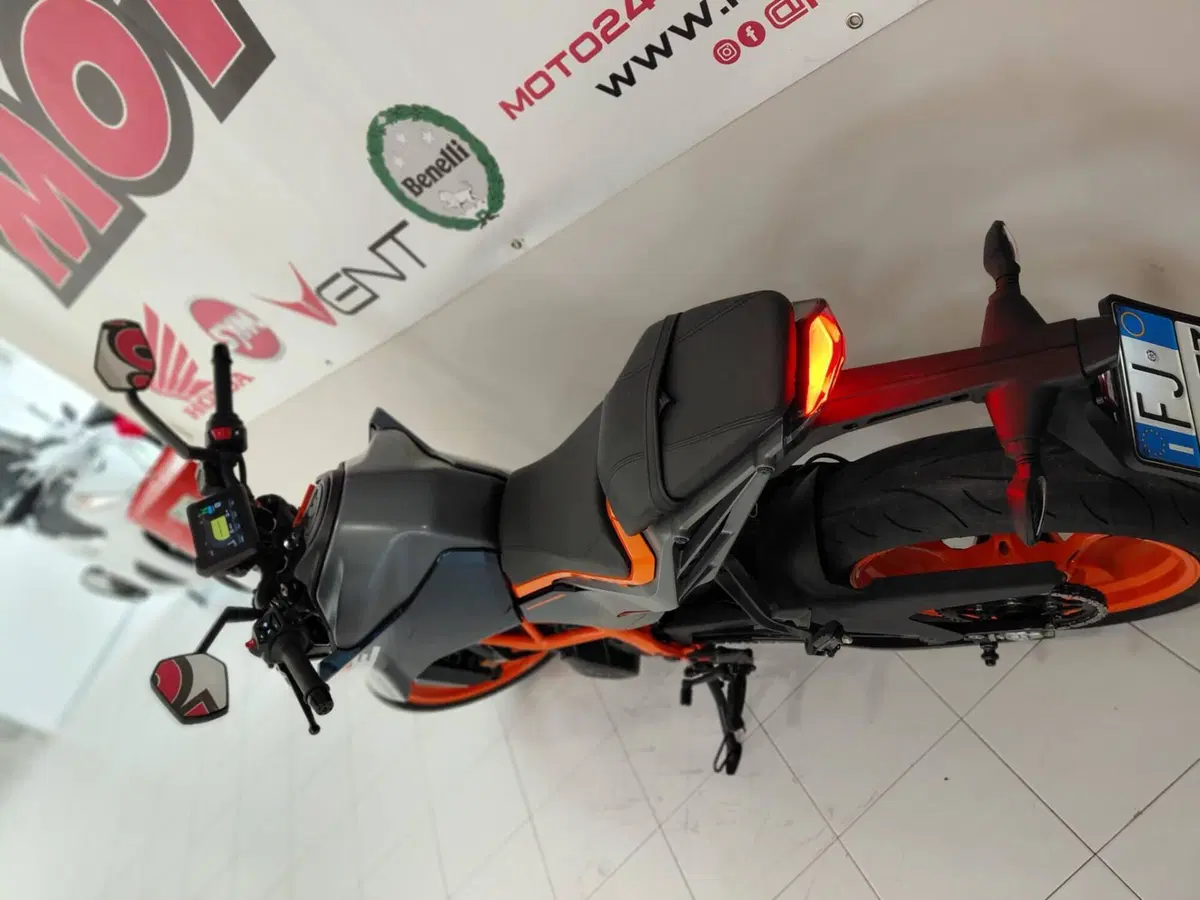 KTM 390 Duke (2024 - 25) (2)