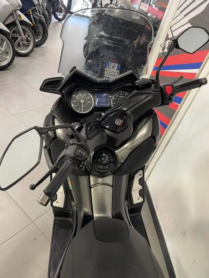 Yamaha X-Max 300 Tech Max (2020) (8)