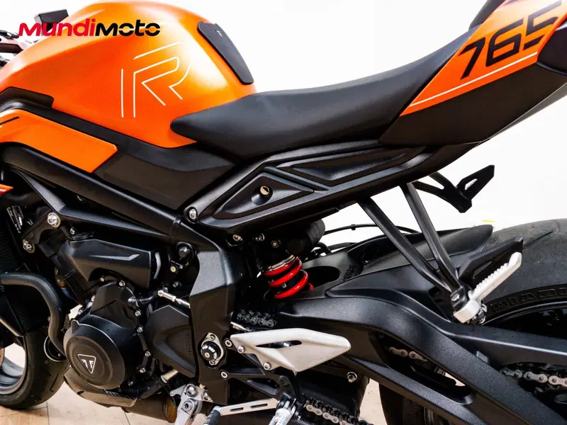 Triumph Street Triple 765 R (2023 - 26) (9)