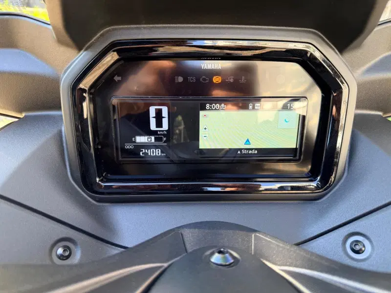 Yamaha X-Max 300 Tech Max (2025 - 26) (2)