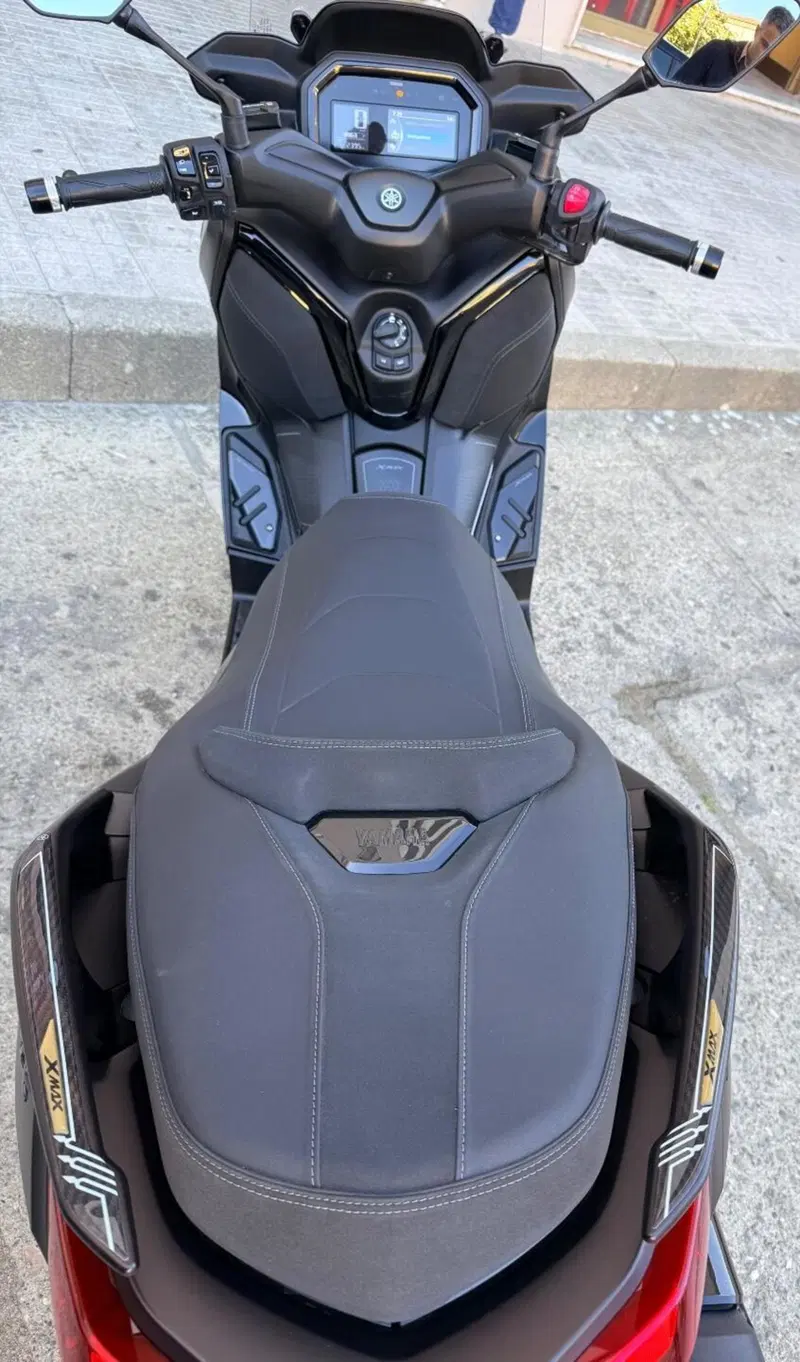 Yamaha X-Max 300 Tech Max (2025 - 26) (3)