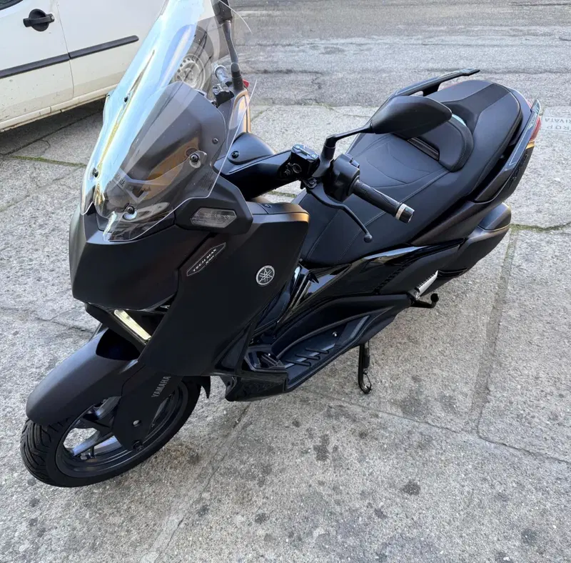 Yamaha X-Max 300 Tech Max (2025 - 26) (5)