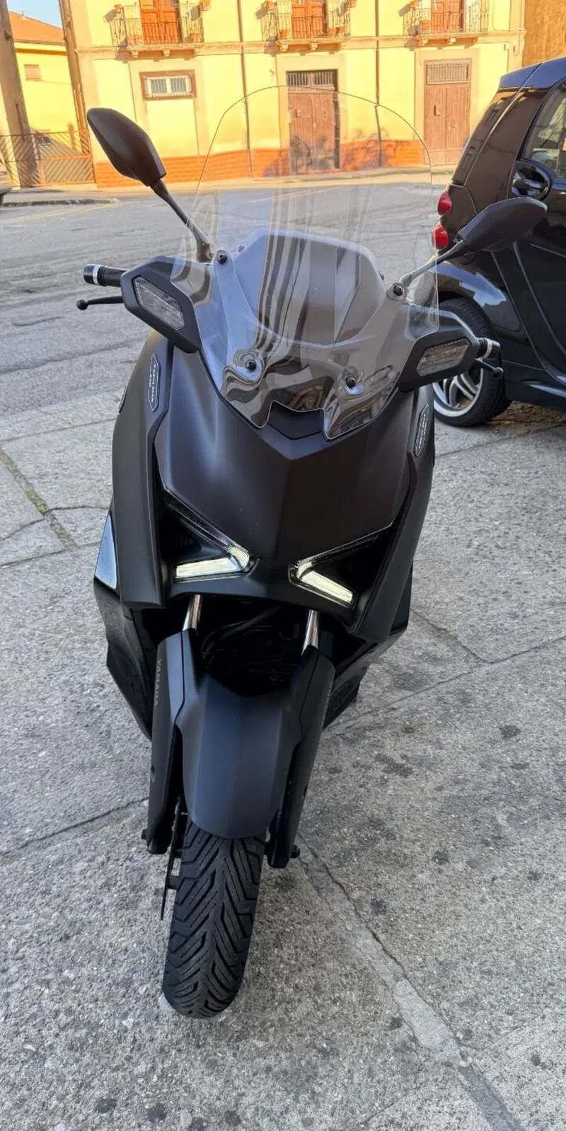 Yamaha X-Max 300 Tech Max (2025 - 26) (7)