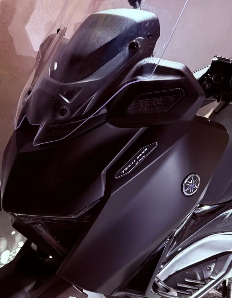 Yamaha X-Max 300 Tech Max (2025 - 26) (8)