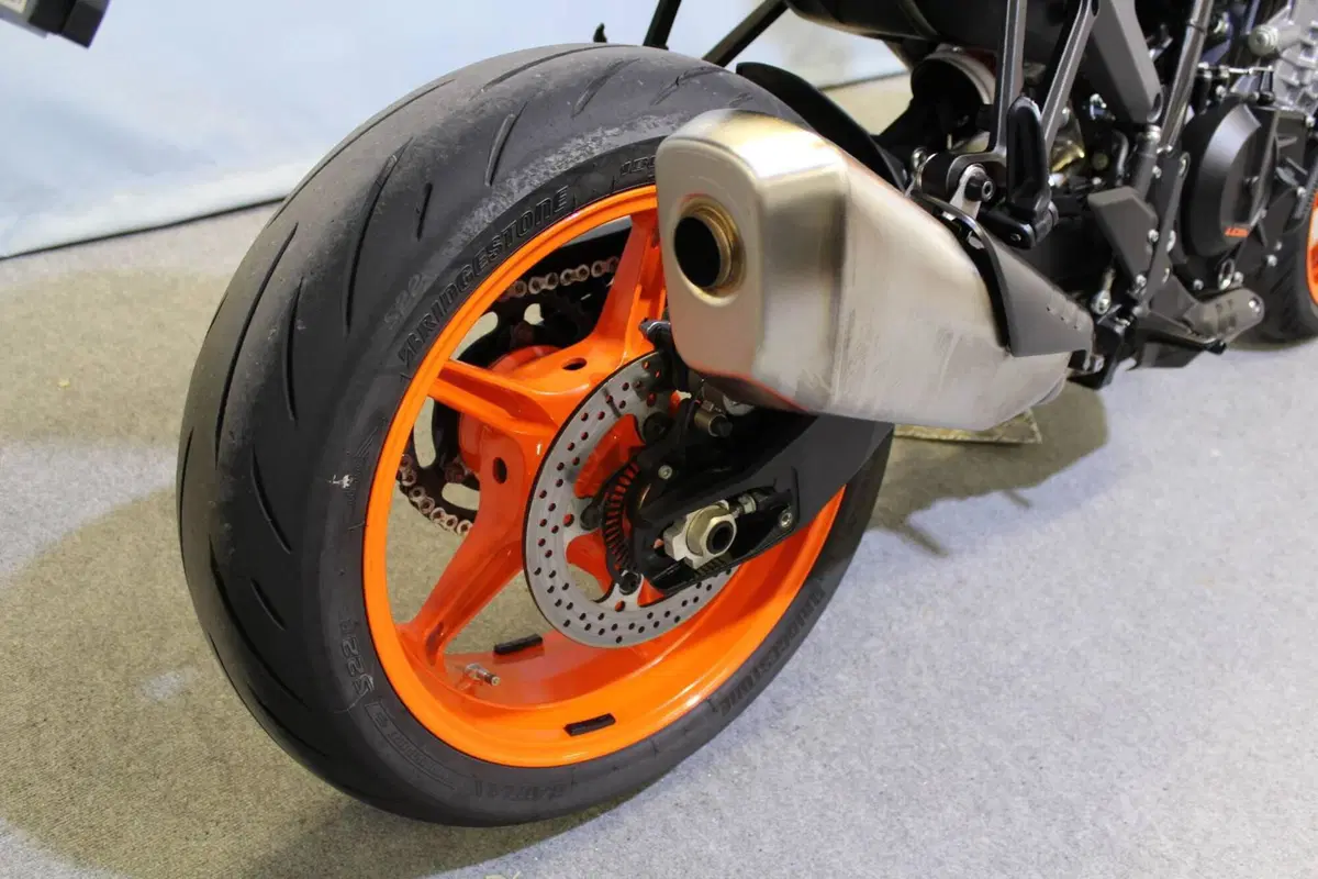 KTM 990 Duke (2024 - 26) (6)