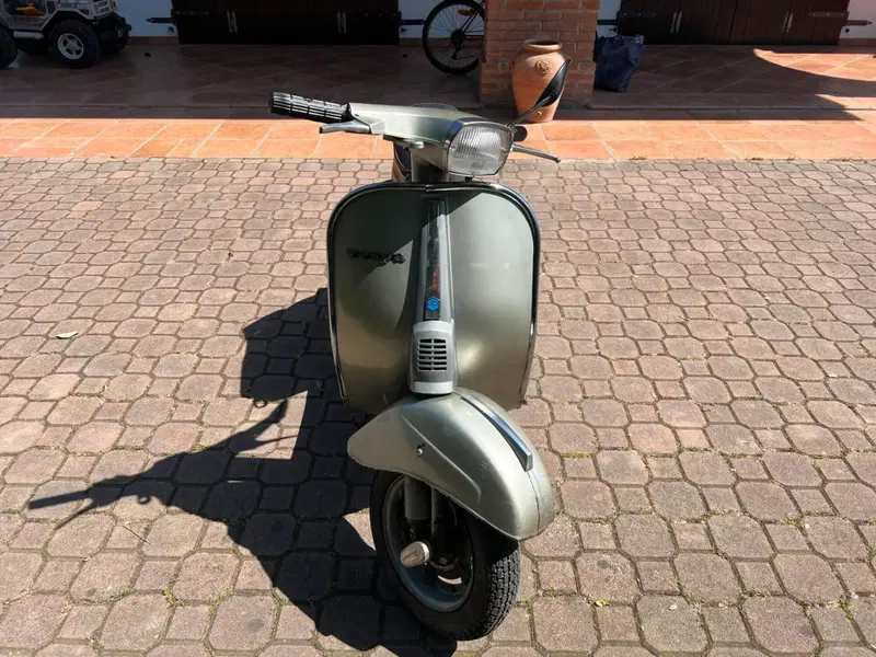 Piaggio Vespa 50 Special (2)