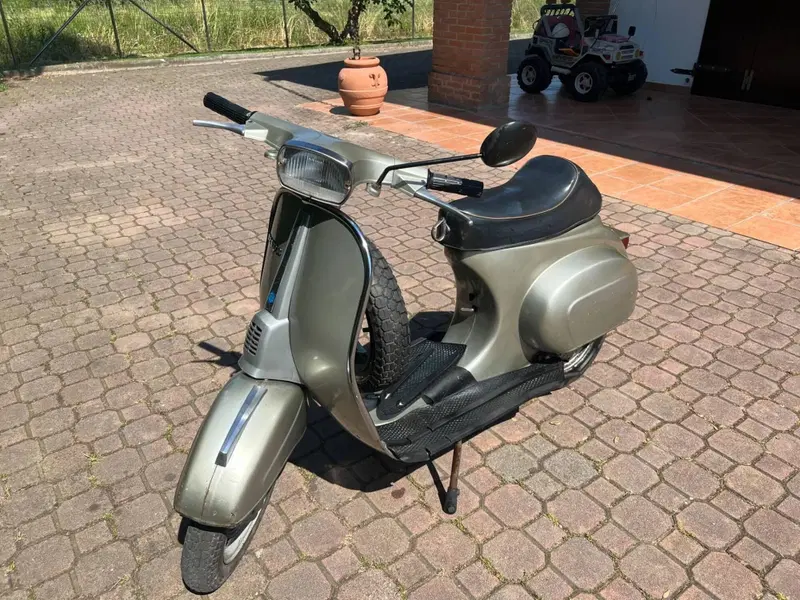 Piaggio Vespa 50 Special (3)
