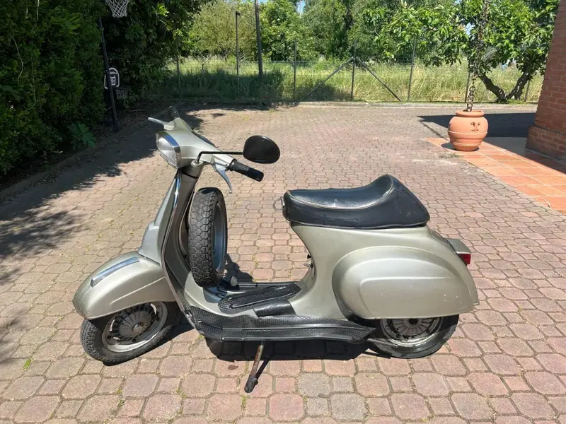 Piaggio Vespa 50 Special (4)