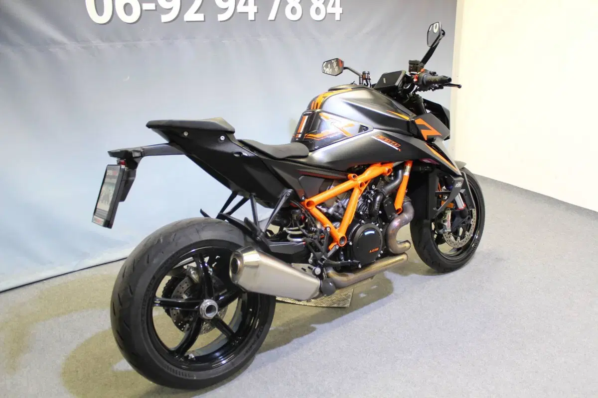 KTM 1390 Super Duke R (2024 - 26) (4)